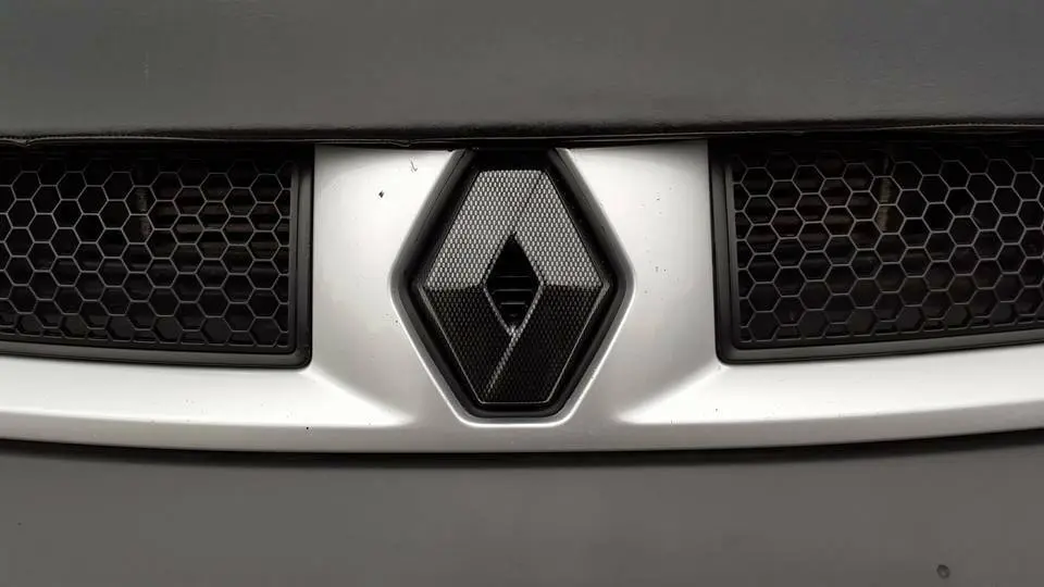 FRONT logo COVER for Renault TRAFIC 2001-2006 in new CARBON EFFECT - Image 5