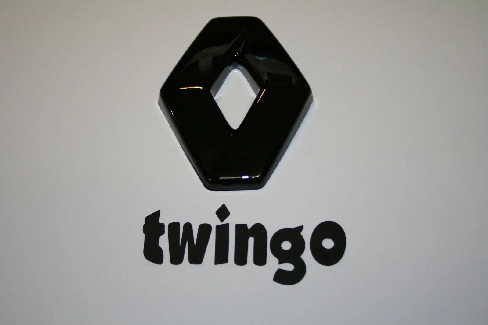 GLOSS BLACK REAR badge COVER for Renault TWINGO 2 FACELIFT 2011-2014 (rear only) - Image 3